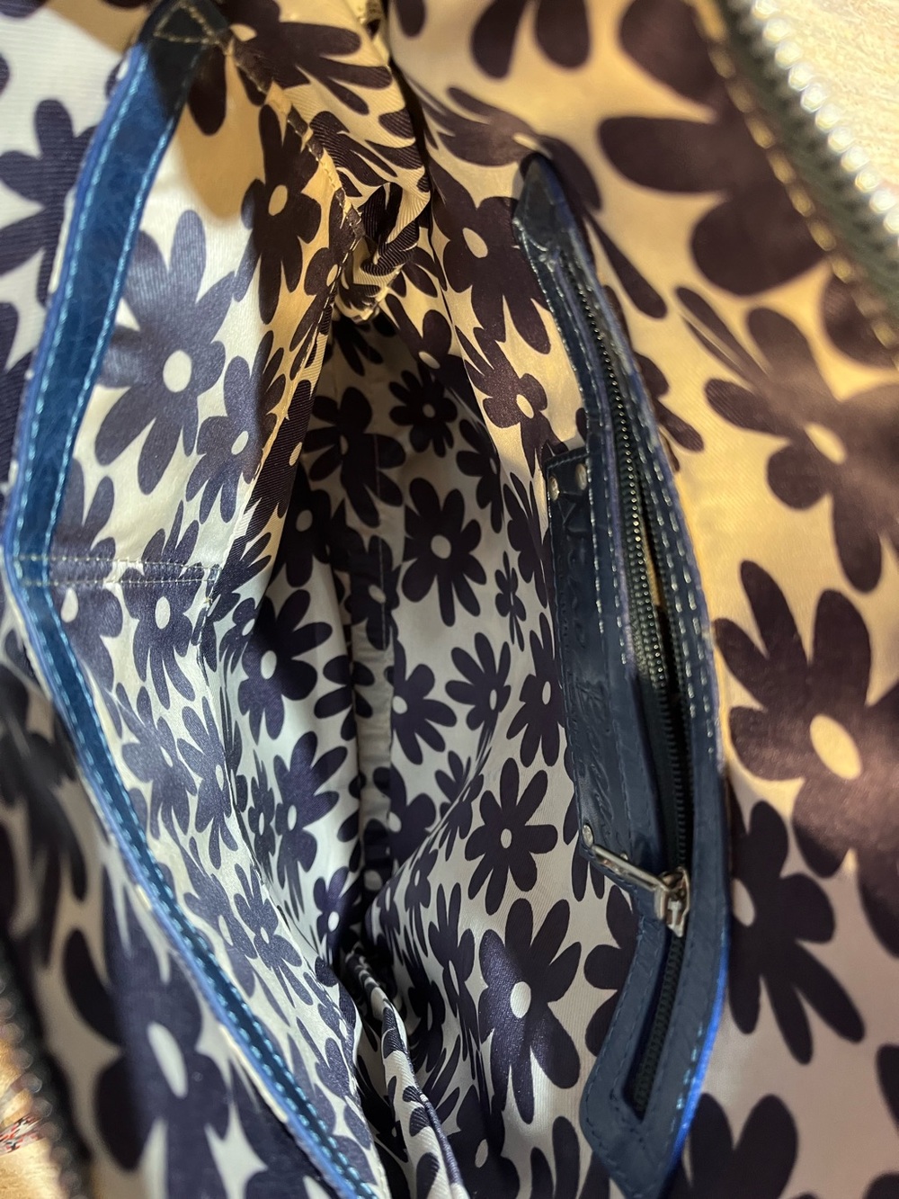 Nino BOSSI Women's Navy Leather Crossbody Bag, Dark Brown Leather Trim EUC - Picture 2 of 11